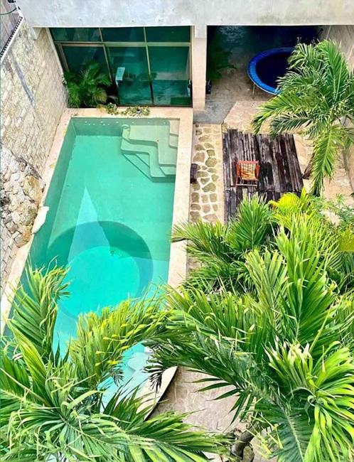 Remate de Propiedad con 7 habitaciones en el centro de Tulum