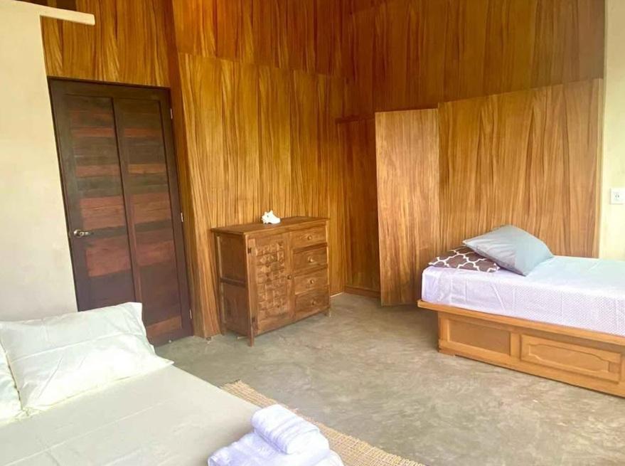 Remate de Propiedad con 7 habitaciones en el centro de Tulum