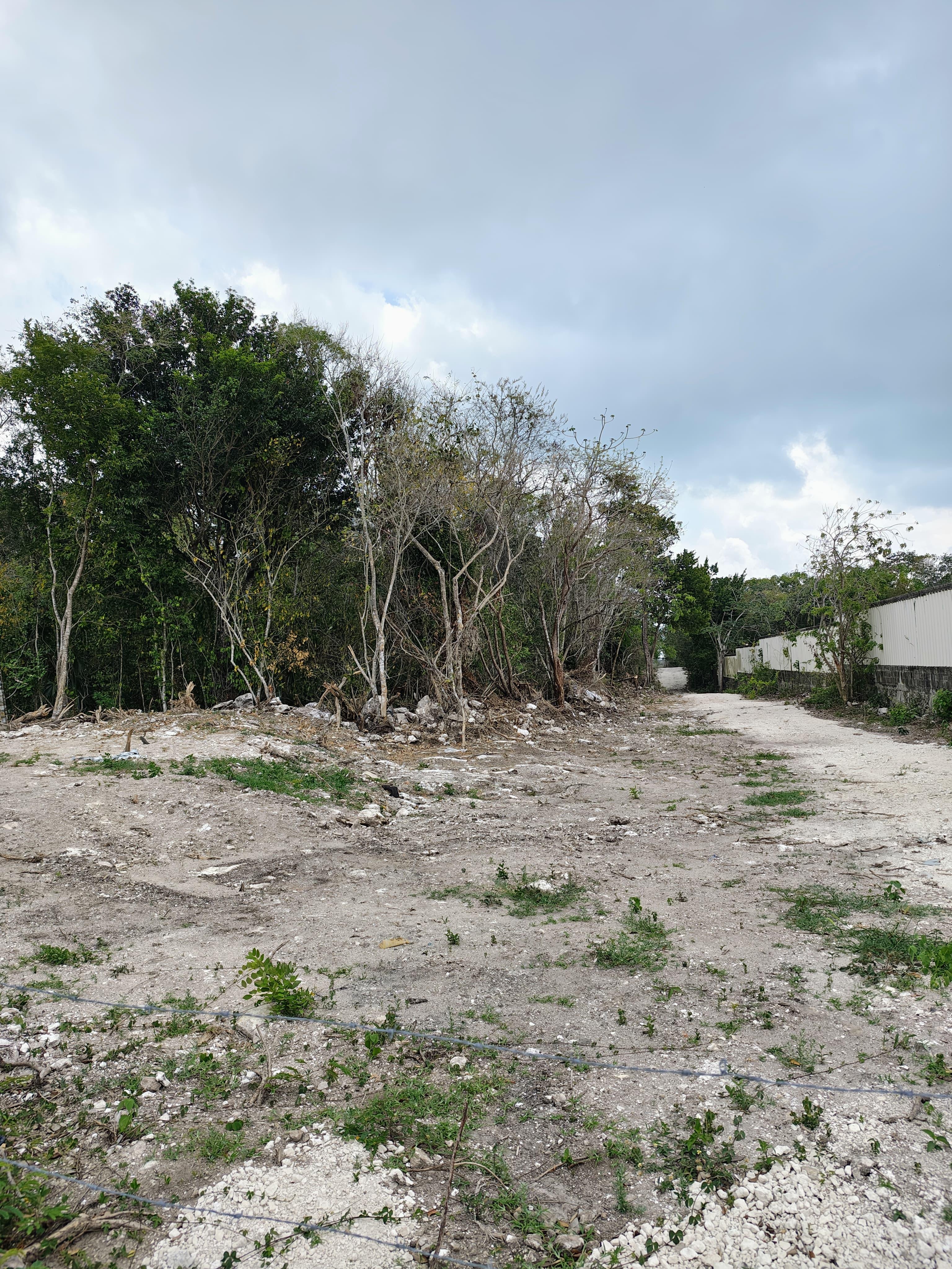 Venta de Terreno Comercial sobre Carretera Cerca del Moon Palace