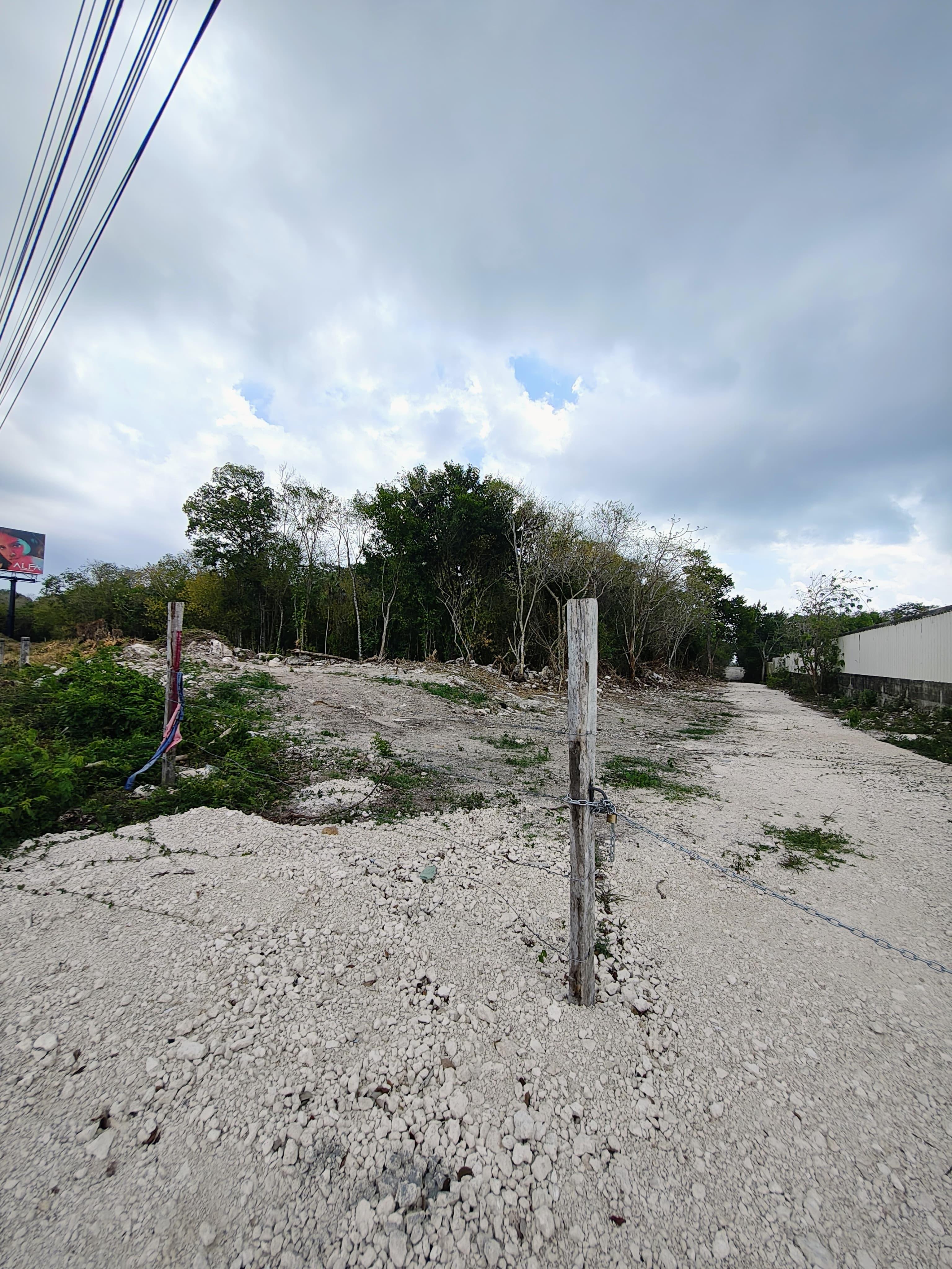 Venta de Terreno Comercial sobre Carretera Cerca del Moon Palace