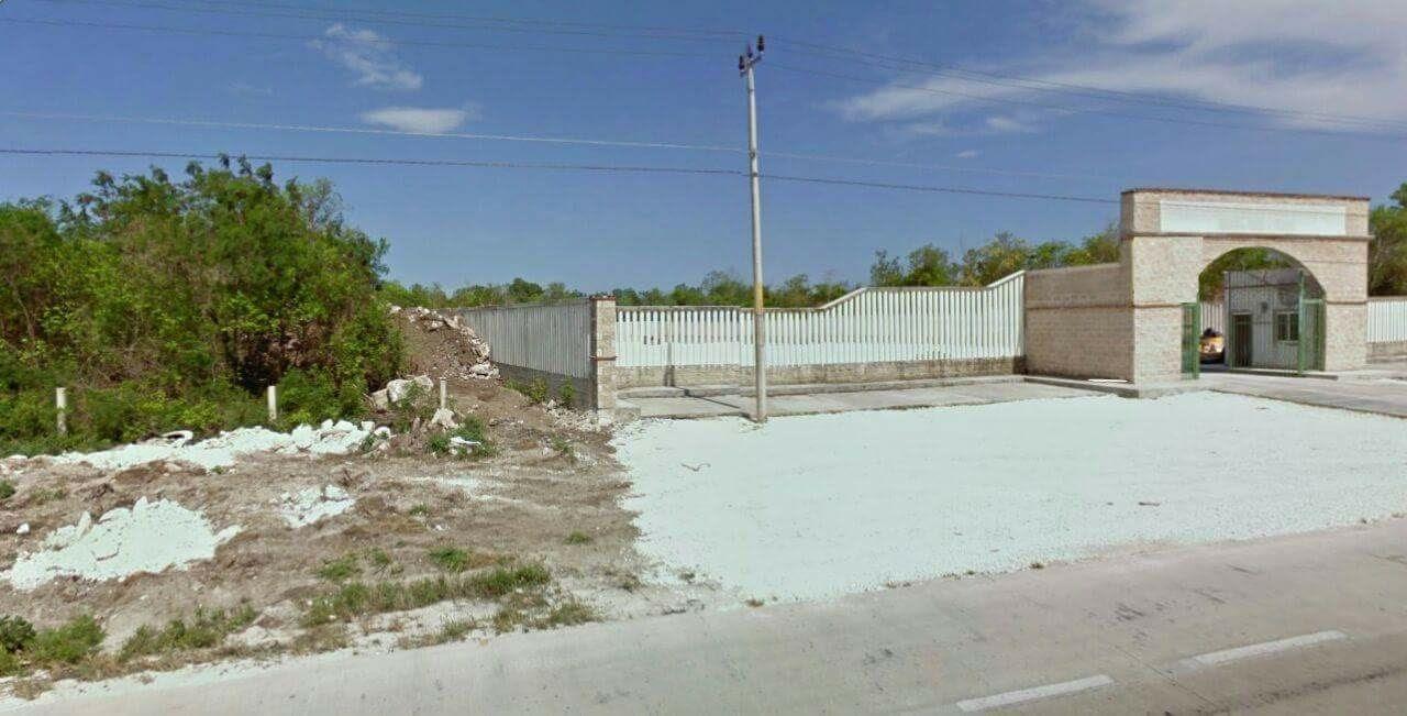 Venta de Terreno Comercial sobre Carretera Cerca del Moon Palace