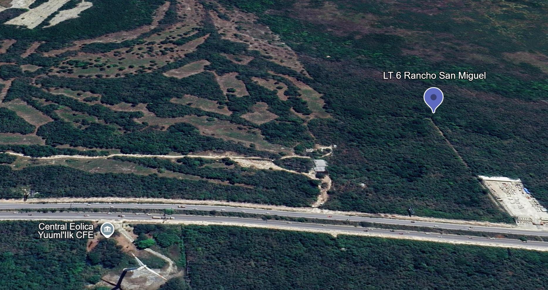 Venta de Terreno Comercial sobre Carretera Cerca del Moon Palace