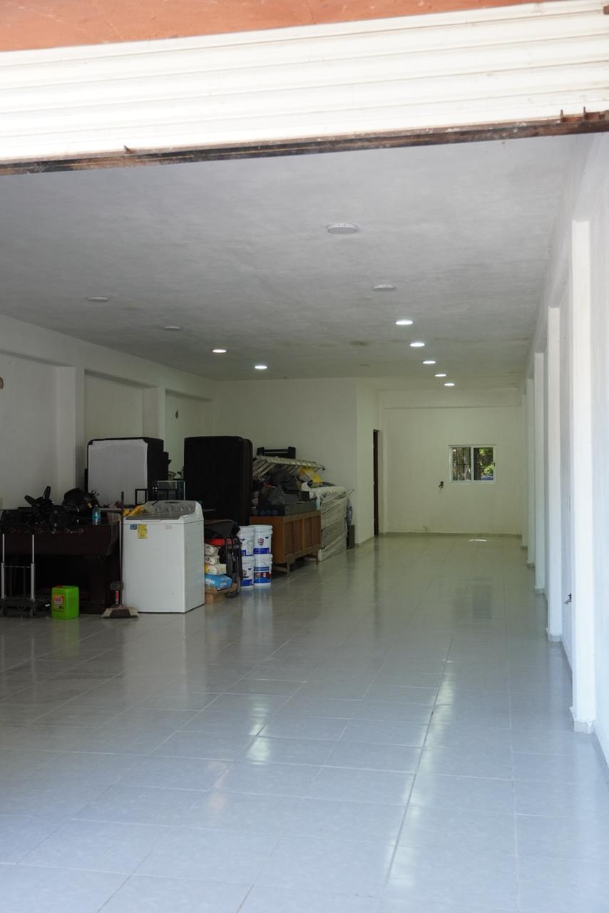 Locales comerciales a a metros de la Playa en Cancún!