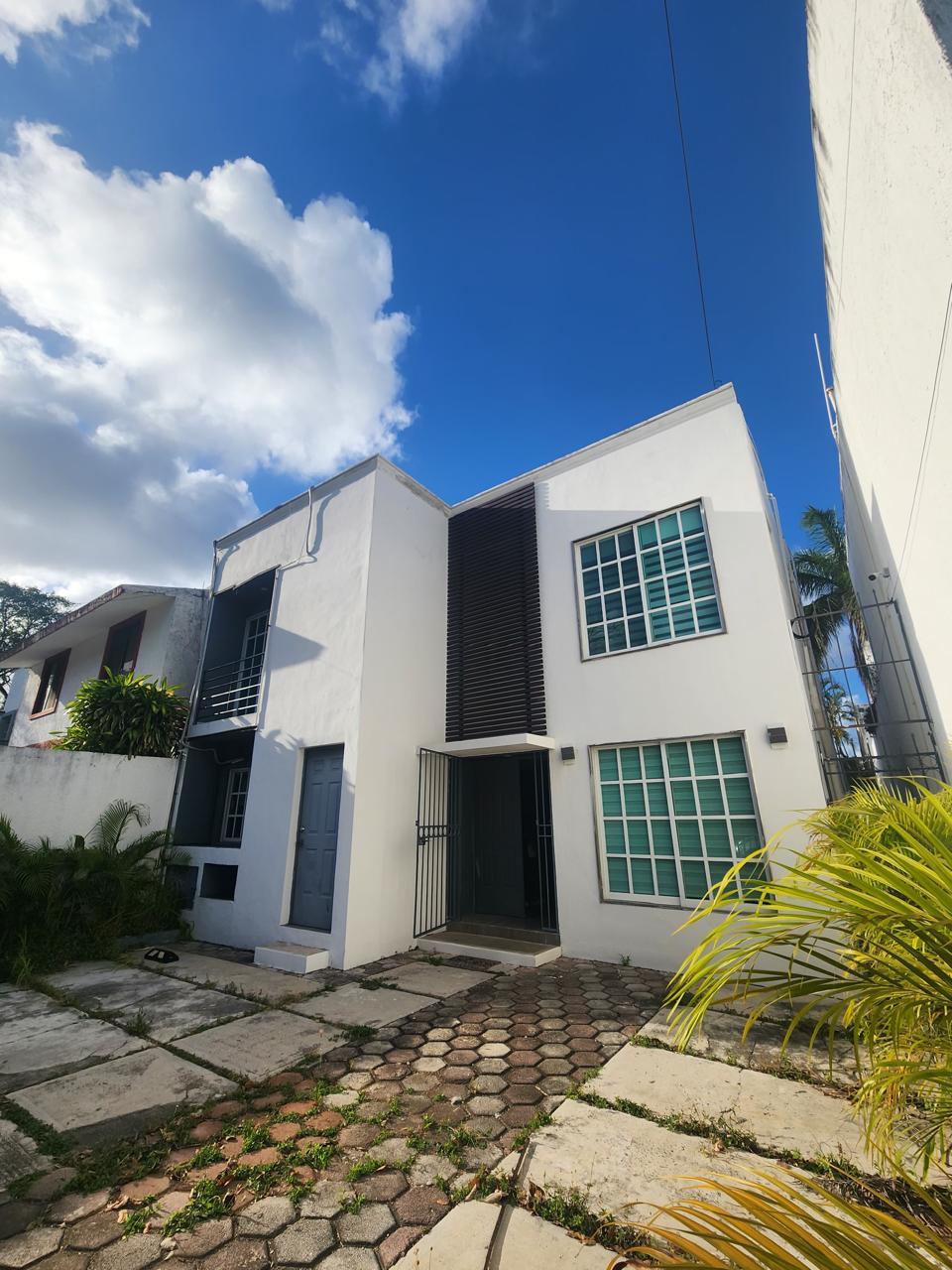 Casa excelente ubicación  uso comercial en Avenida Nichupte