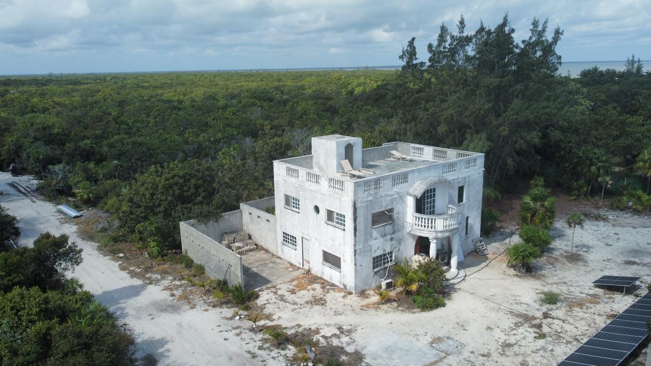 Casa en Obra gris en Isla Blanca