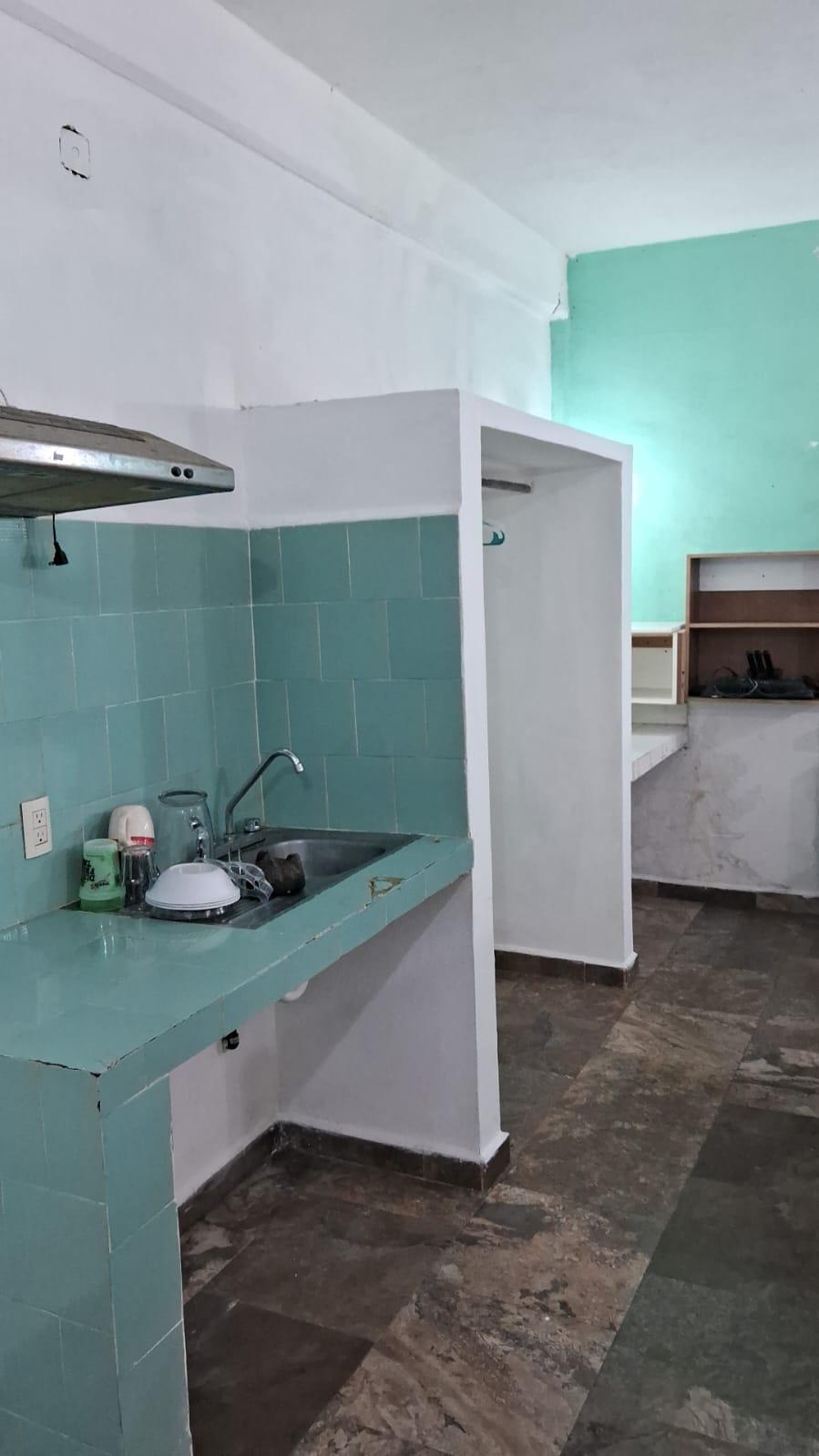 5 cuartos 1 local comercial a 1.5 km de Playa Esmeralda, Playa del Carmen!