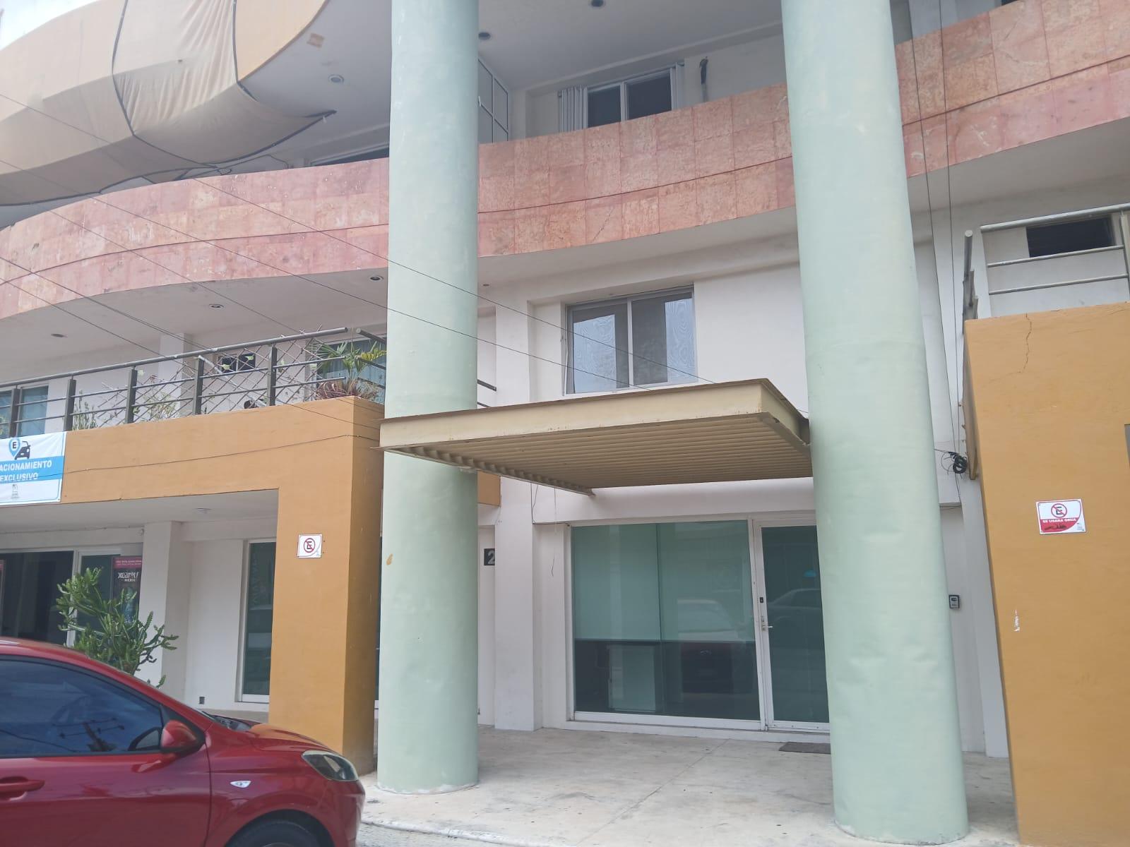 Oficina Comercial en RENTA en el centro de Cancún!