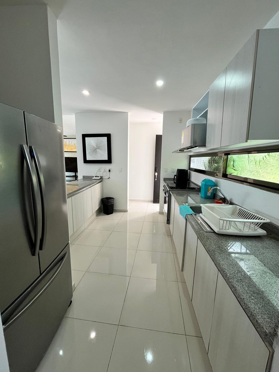 Renta townhouse AMUEBLADO en la Sm 40 de Cancún